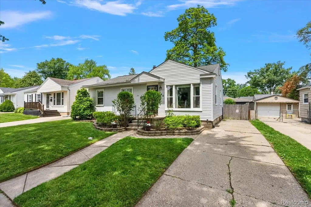 246 Massoit Street Clawson City MI 48017