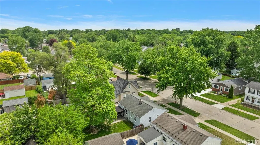 246 Massoit Street Clawson City MI 48017