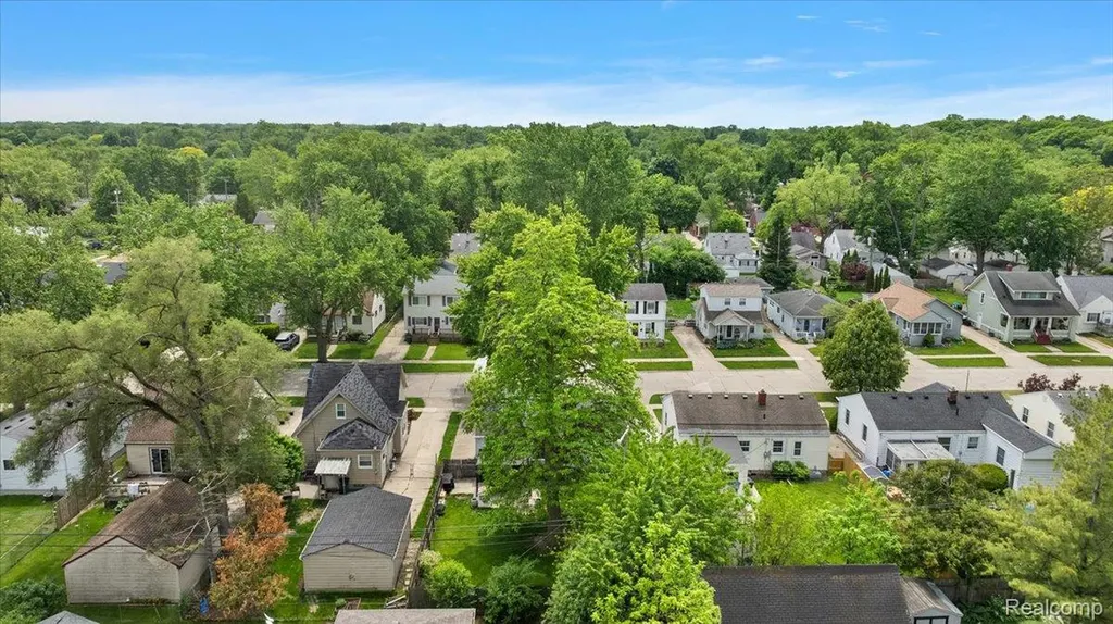 246 Massoit Street Clawson City MI 48017