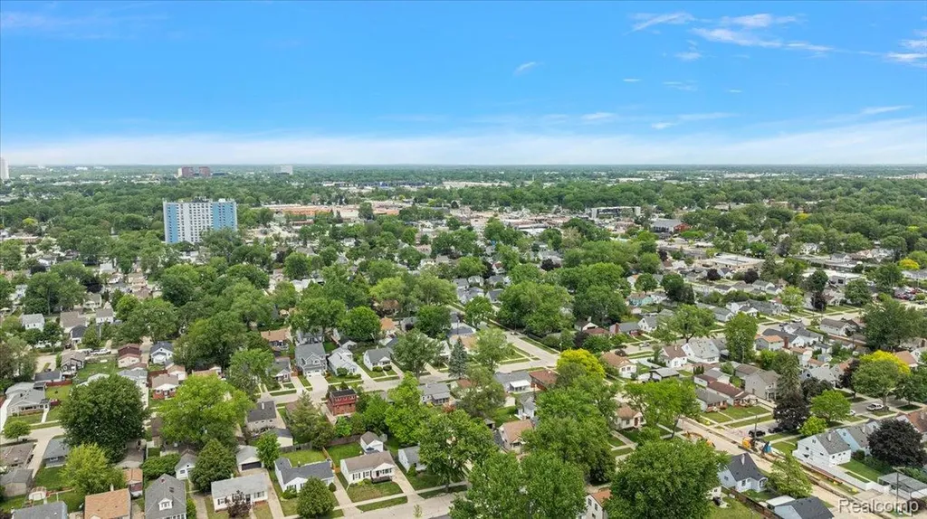 246 Massoit Street Clawson City MI 48017