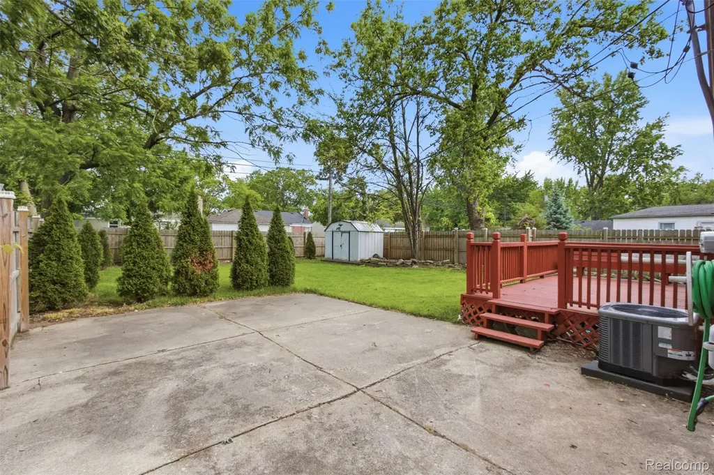 397 Longfellow Street Inkster City MI 48141