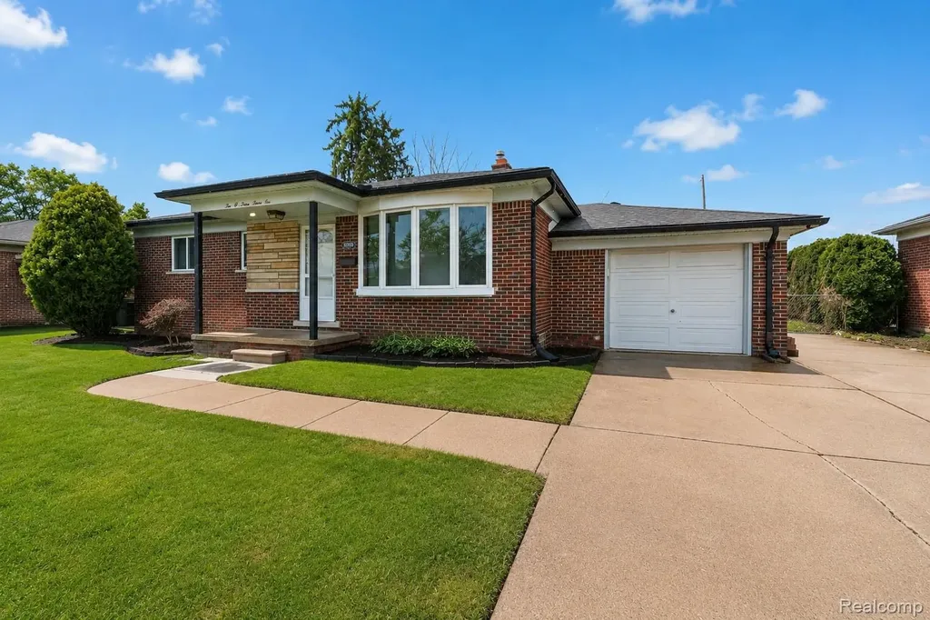 20336 Cedar Street St. Clair Shores City MI 48081