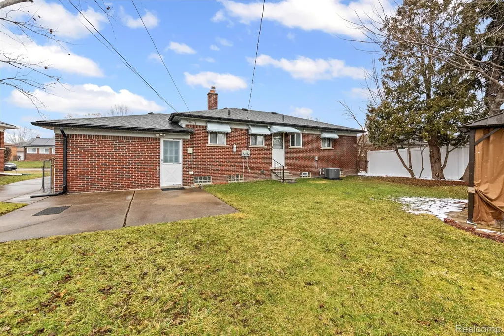 20336 Cedar Street St. Clair Shores City MI 48081