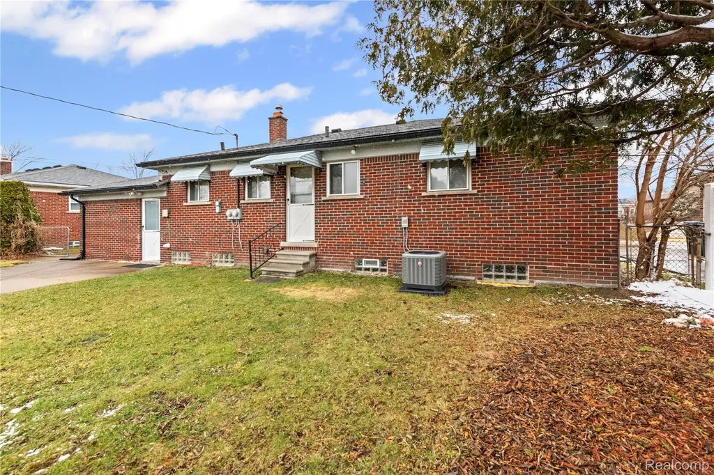 20336 Cedar Street St. Clair Shores City MI 48081