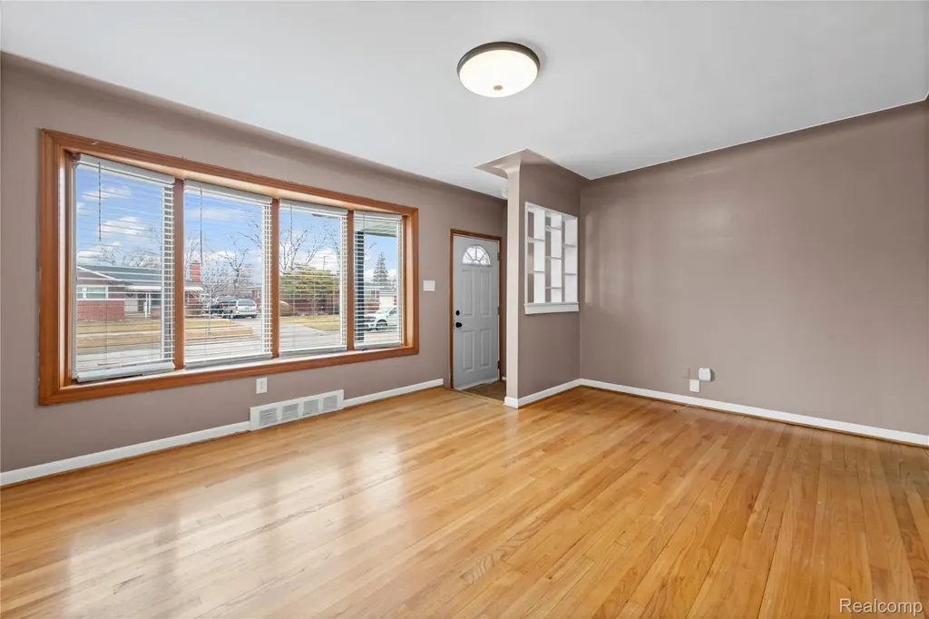 20336 Cedar Street St. Clair Shores City MI 48081