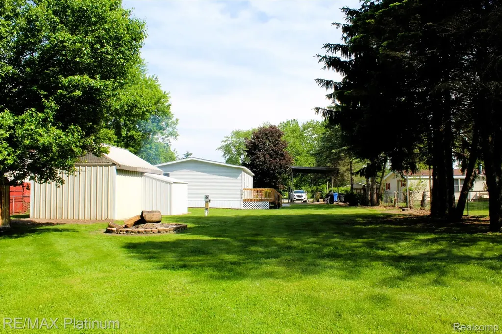 5615 Cherokee Bend Genoa Township MI 48843