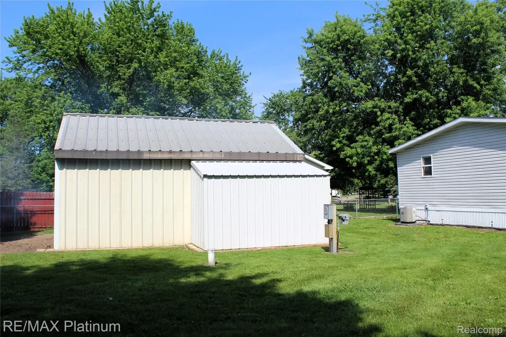 5615 Cherokee Bend Genoa Township MI 48843