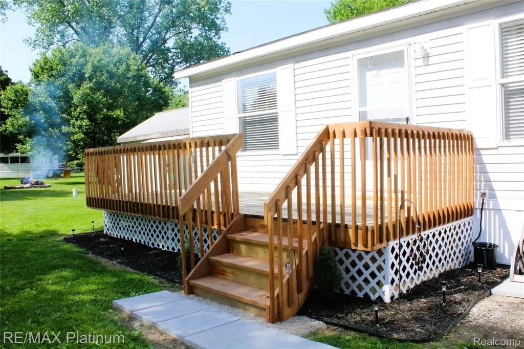 5615 Cherokee Bend Genoa Township MI 48843