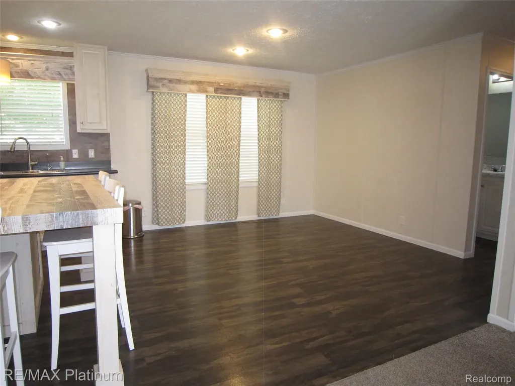 5615 Cherokee Bend Genoa Township MI 48843