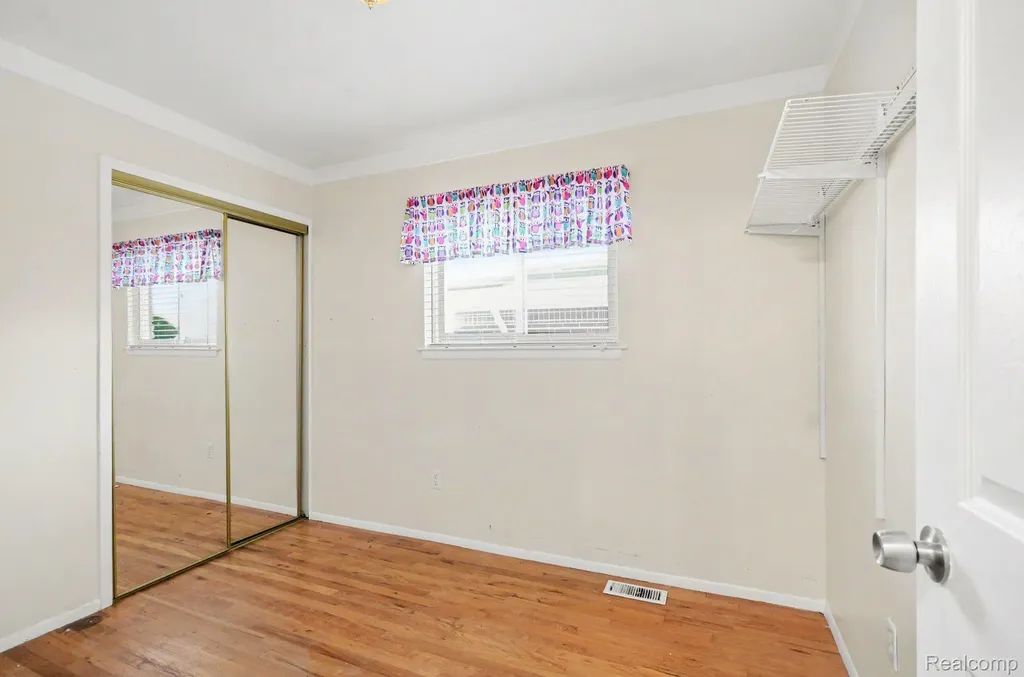 35252 Simon Drive Clinton Charter Township MI 48035