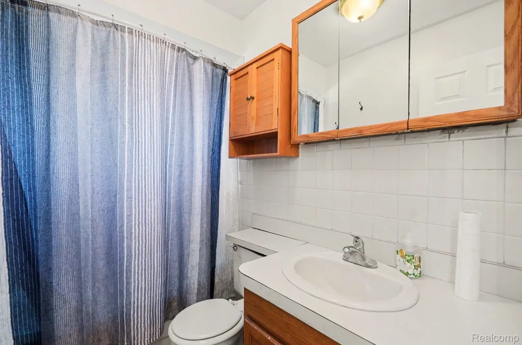 35252 Simon Drive Clinton Charter Township MI 48035