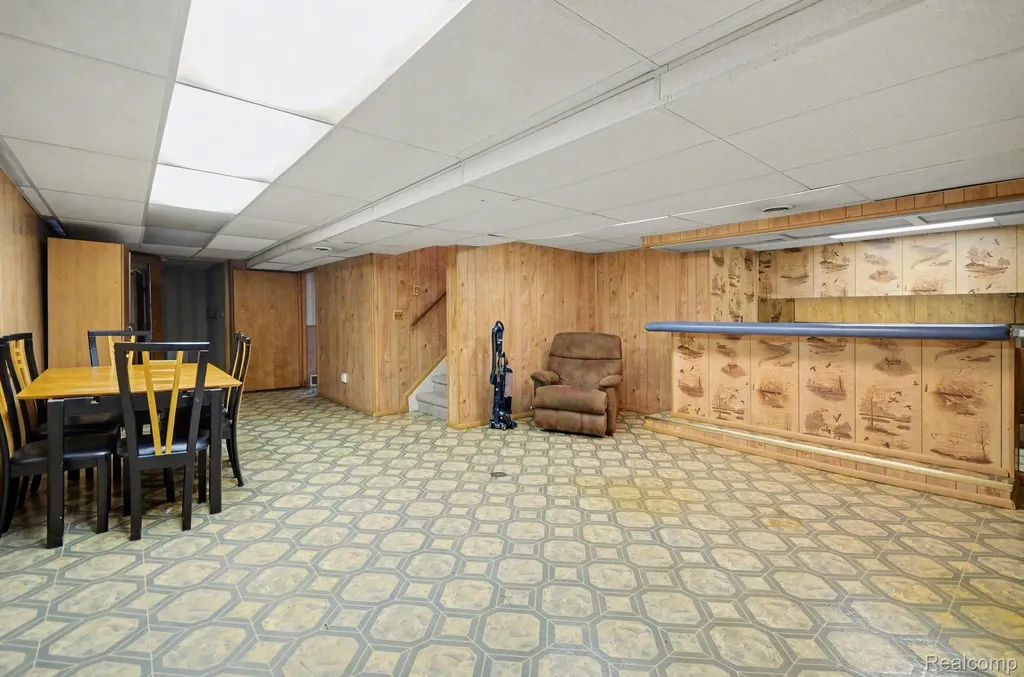 35252 Simon Drive Clinton Charter Township MI 48035