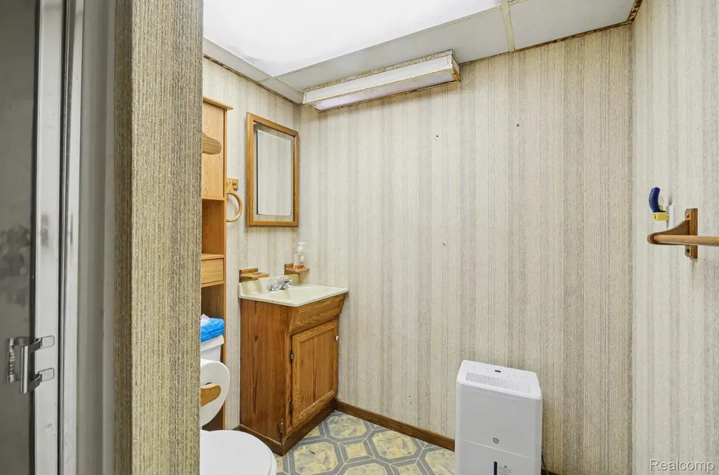 35252 Simon Drive Clinton Charter Township MI 48035