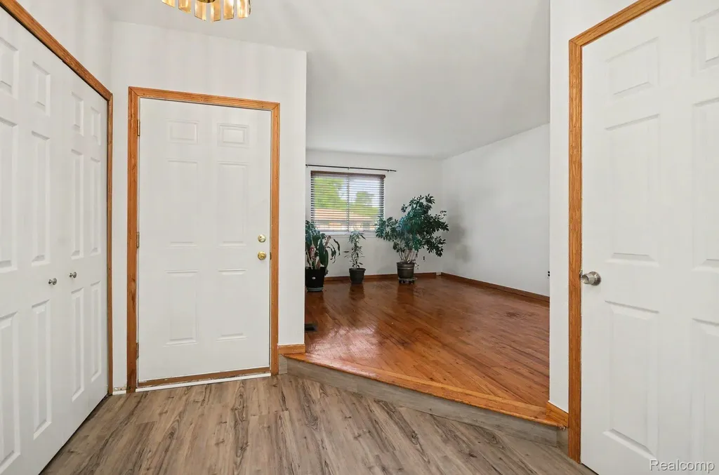 35252 Simon Drive Clinton Charter Township MI 48035