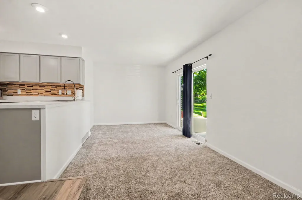 35252 Simon Drive Clinton Charter Township MI 48035