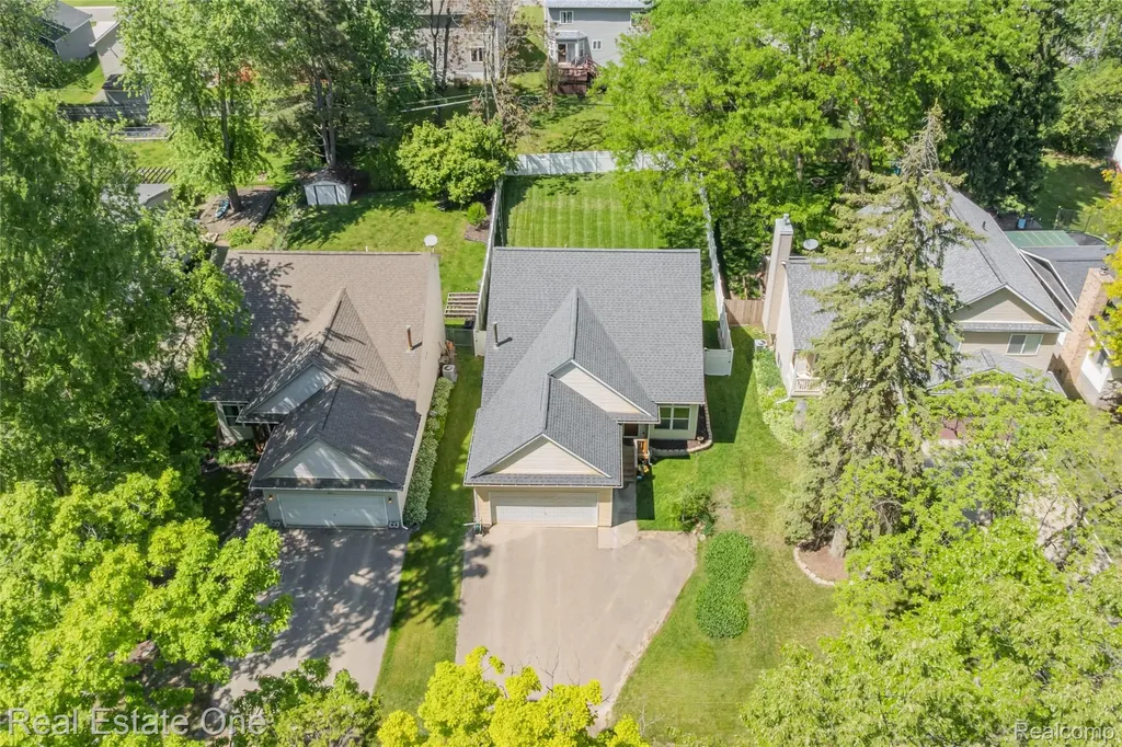 344 N Lake Angelus Road Auburn Hills City MI 48326