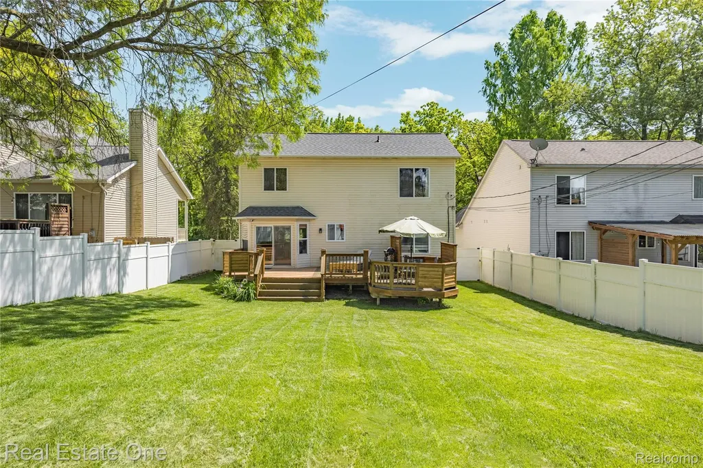 344 N Lake Angelus Road Auburn Hills City MI 48326