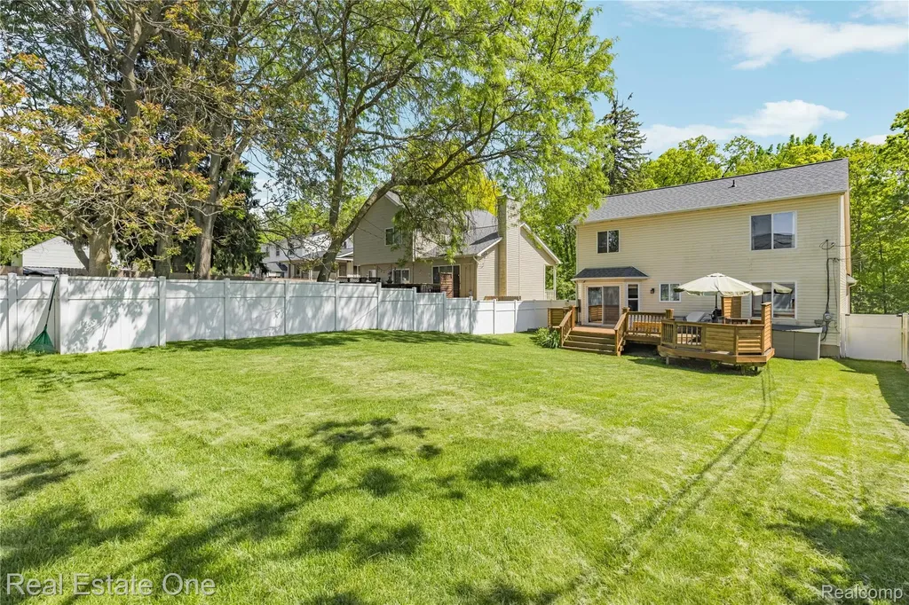 344 N Lake Angelus Road Auburn Hills City MI 48326