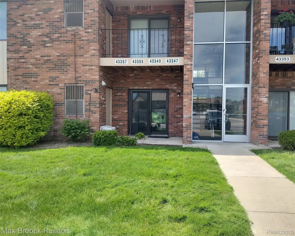 43347 Cape Drive Sterling Heights City MI 48313