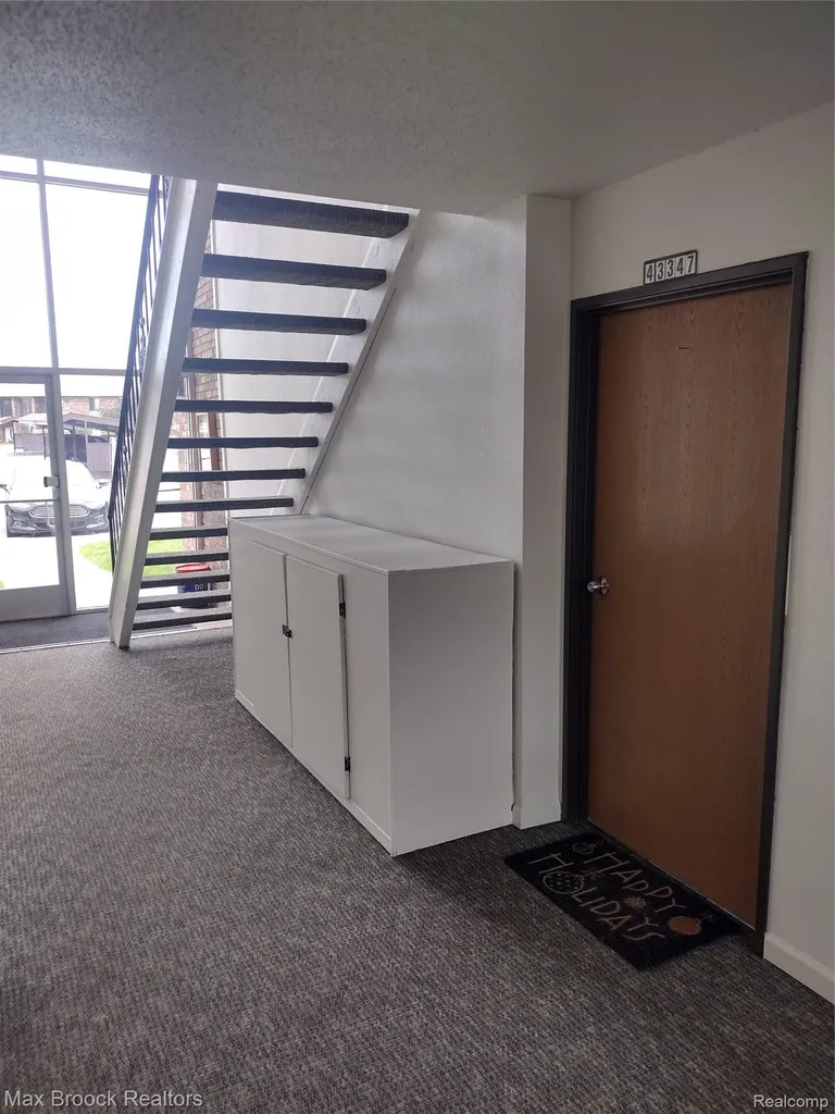 43347 Cape Drive Sterling Heights City MI 48313