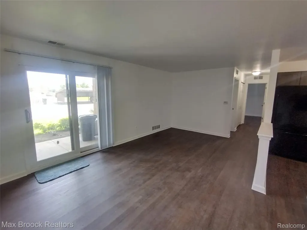 43347 Cape Drive Sterling Heights City MI 48313