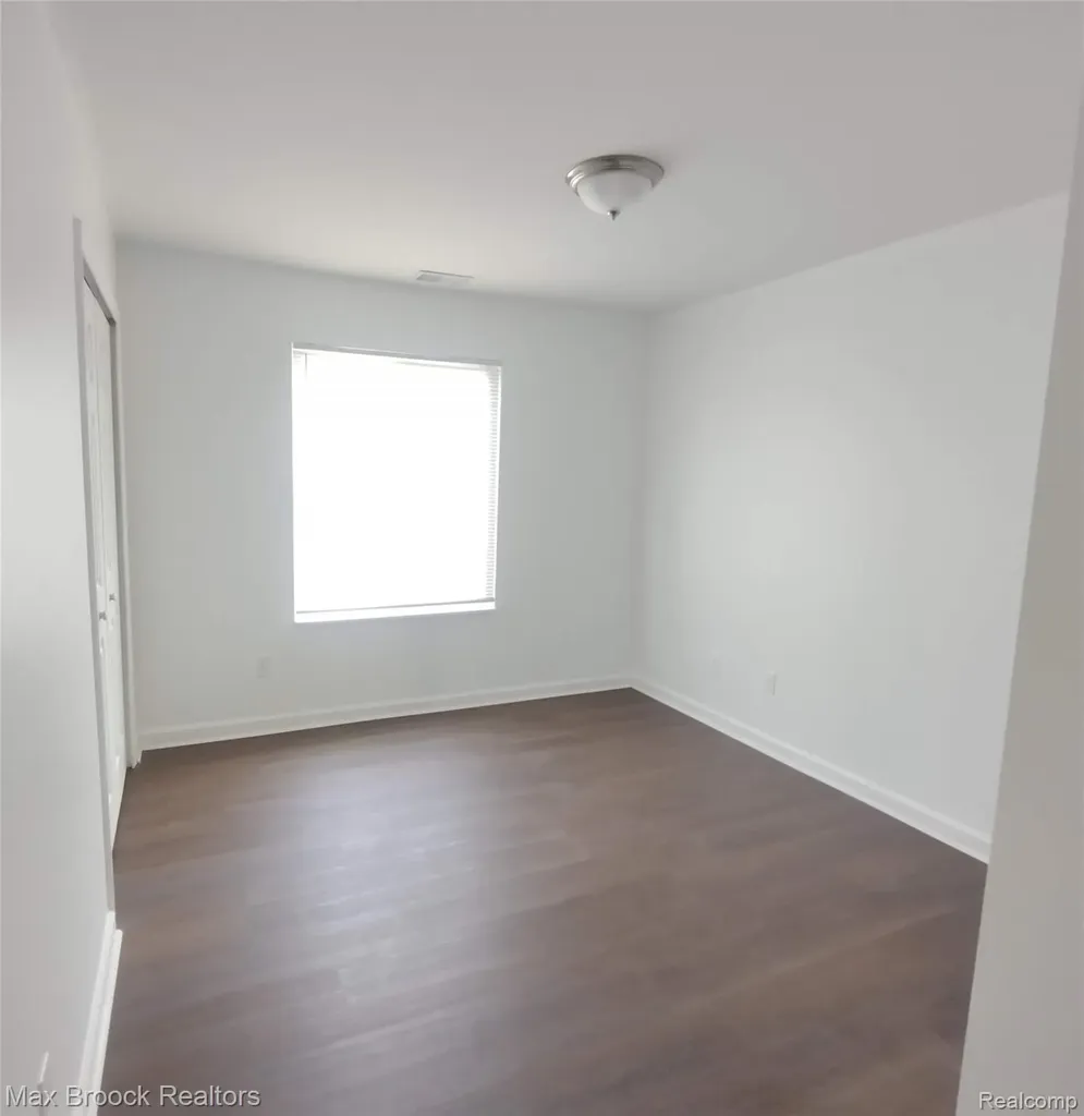43347 Cape Drive Sterling Heights City MI 48313