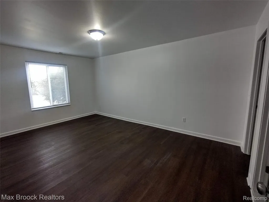 43347 Cape Drive Sterling Heights City MI 48313