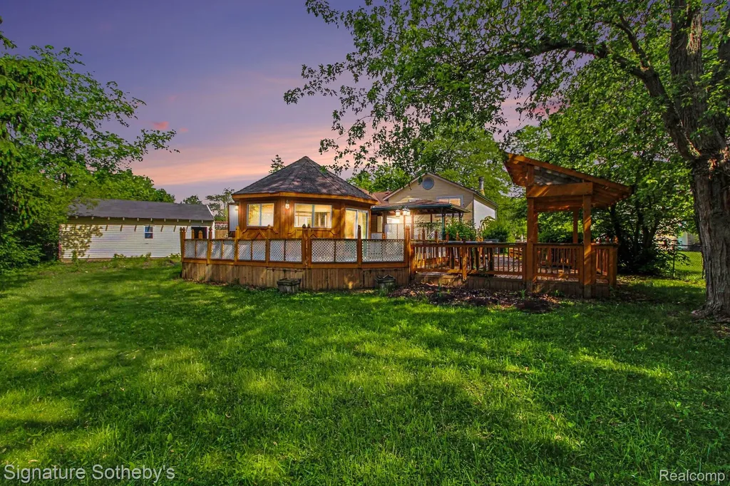 2067 Champagne Drive Ann Arbor City MI 48108