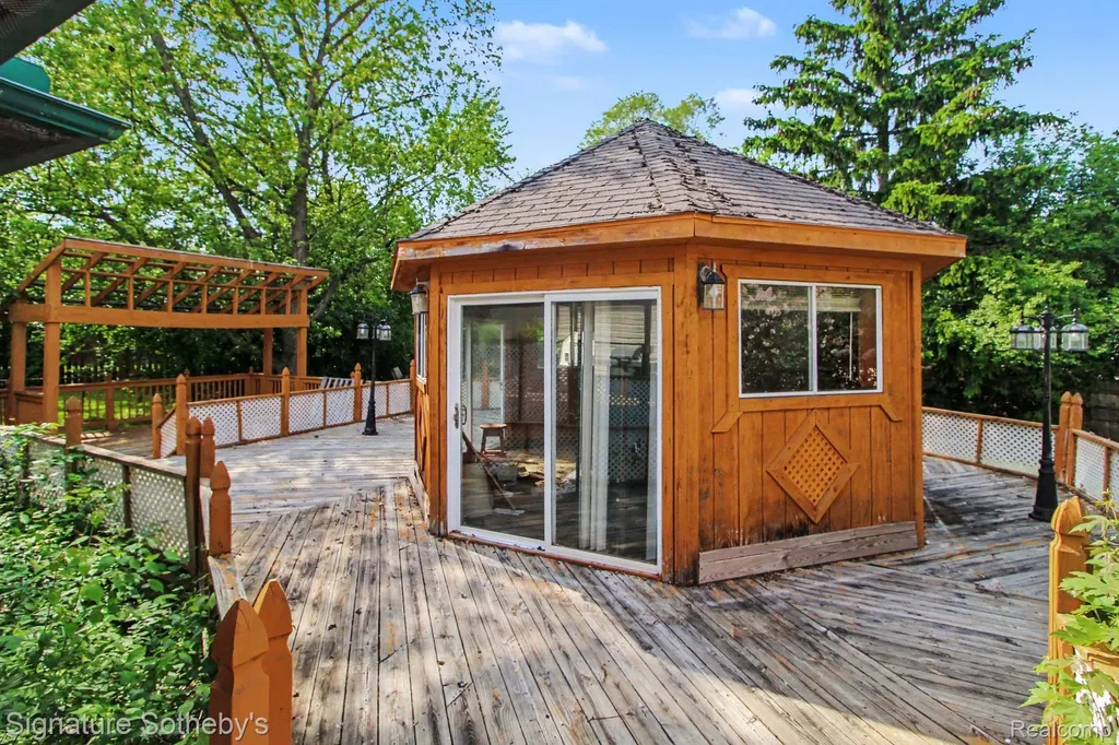 2067 Champagne Drive Ann Arbor City MI 48108