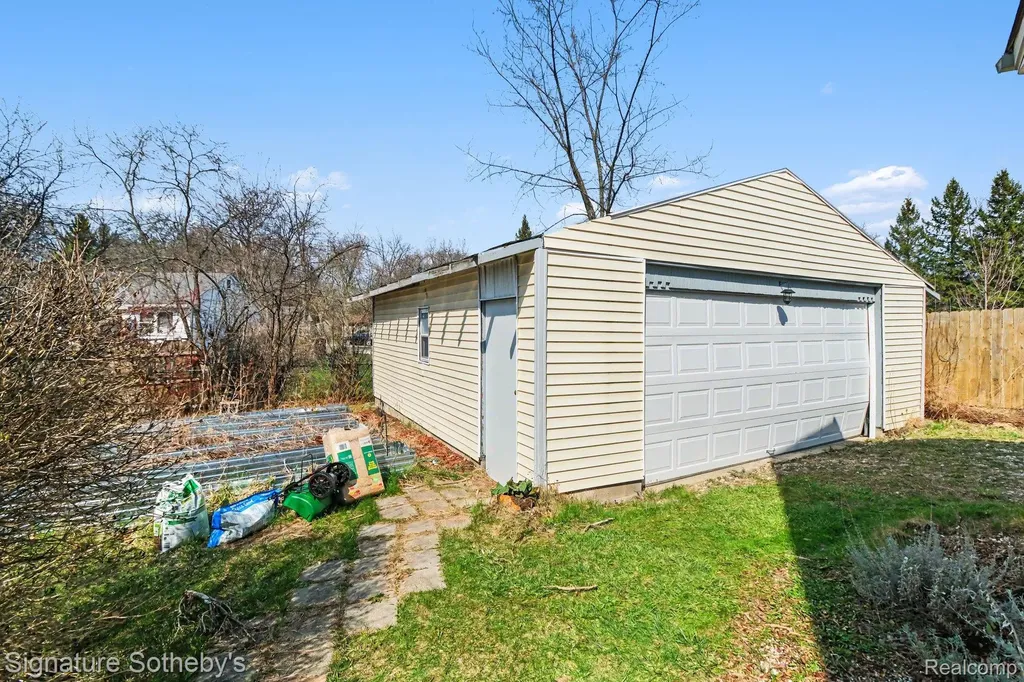 2067 Champagne Drive Ann Arbor City MI 48108