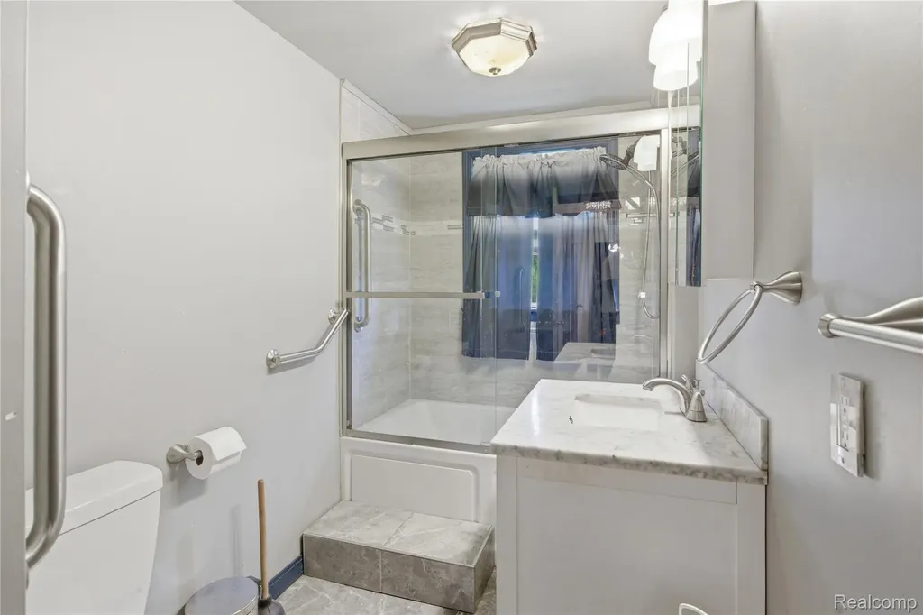 2705 Glendale Road Summit Township MI 49203