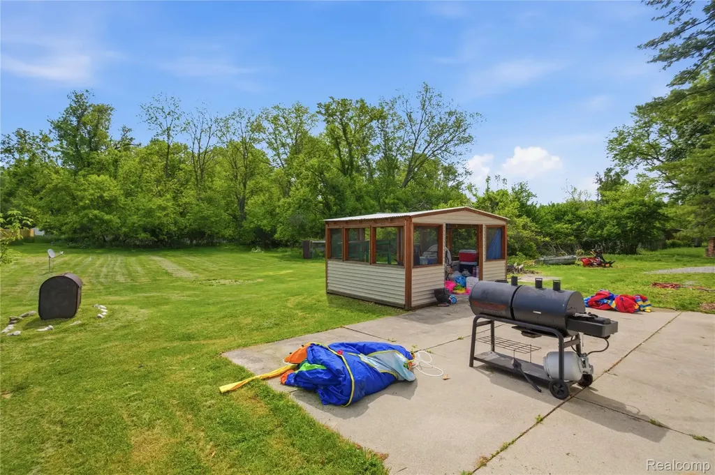 2705 Glendale Road Summit Township MI 49203
