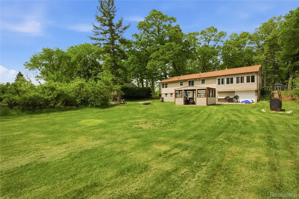 2705 Glendale Road Summit Township MI 49203