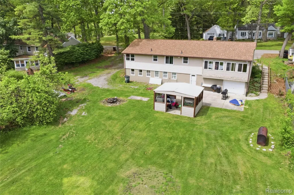 2705 Glendale Road Summit Township MI 49203