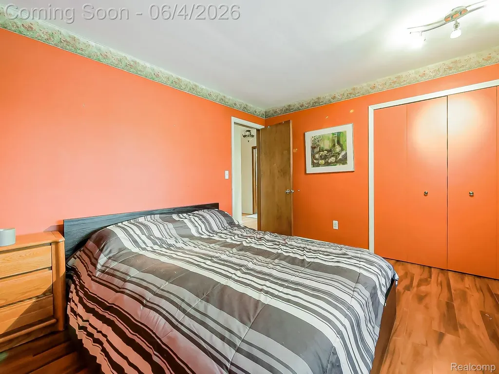 31745 Schoolcraft Fraser City MI 48026