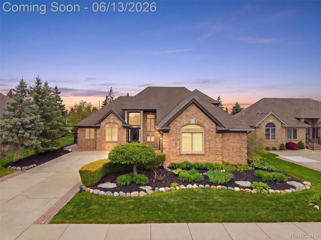 16137 Darlene Drive Macomb Township MI 48042