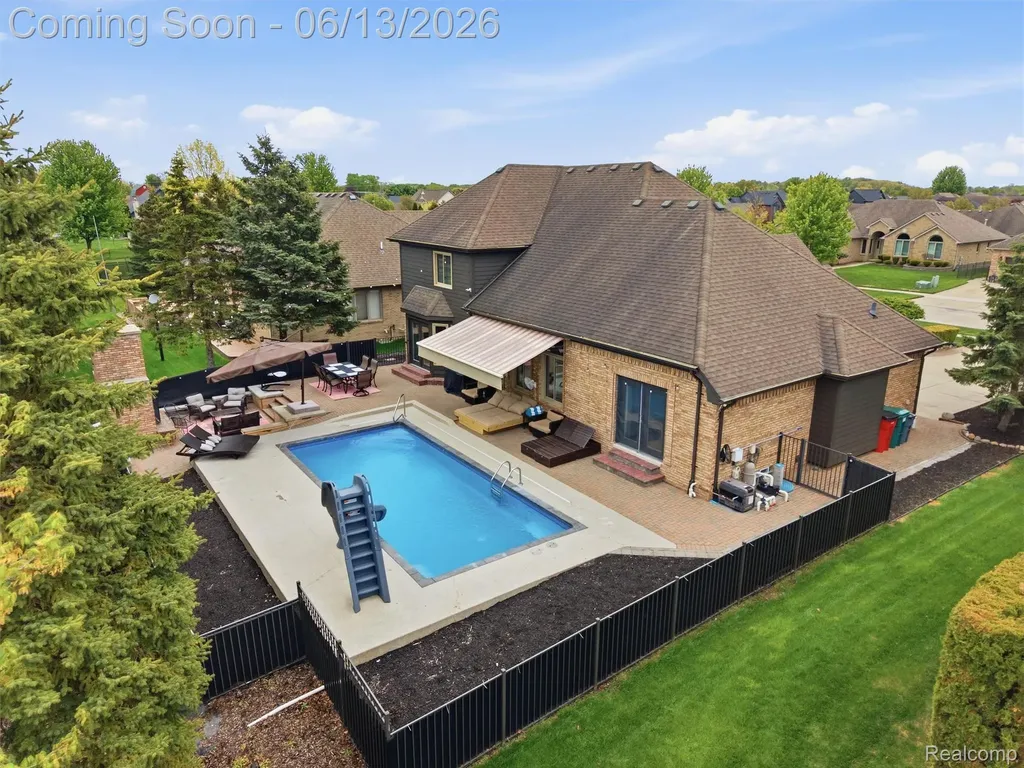 16137 Darlene Drive Macomb Township MI 48042
