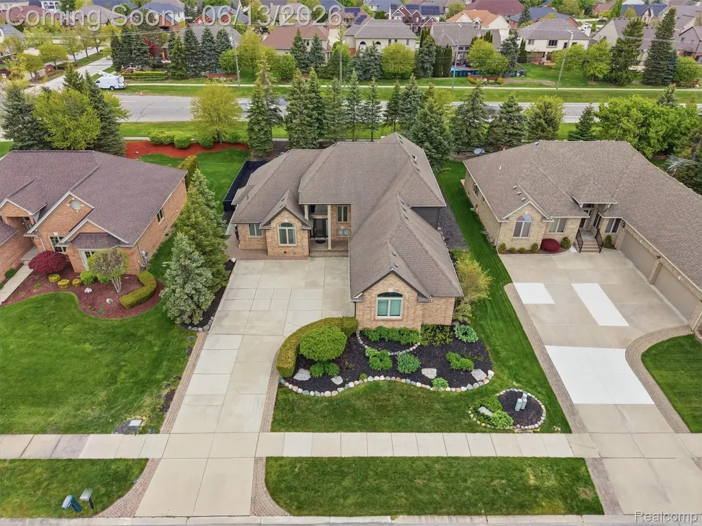 16137 Darlene Drive Macomb Township MI 48042