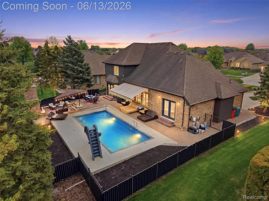 16137 Darlene Drive Macomb Township MI 48042