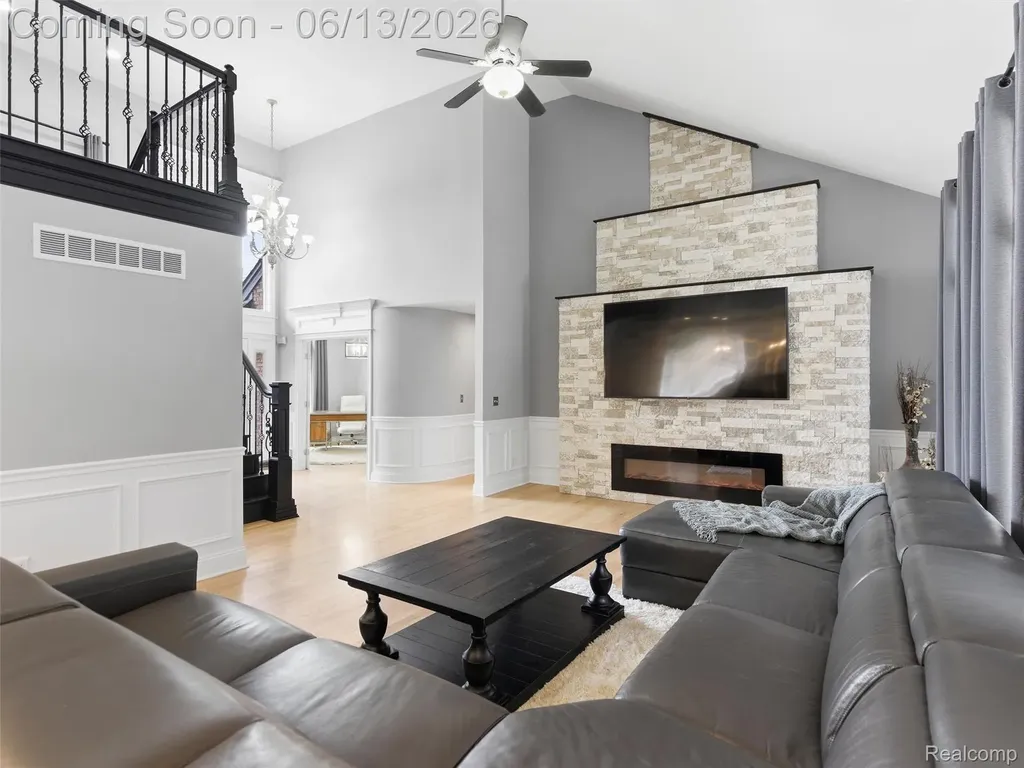 16137 Darlene Drive Macomb Township MI 48042
