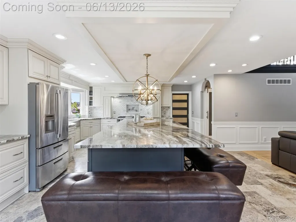 16137 Darlene Drive Macomb Township MI 48042