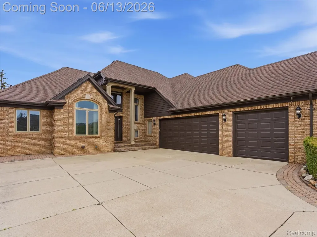 16137 Darlene Drive Macomb Township MI 48042
