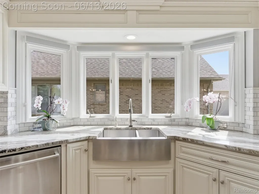 16137 Darlene Drive Macomb Township MI 48042