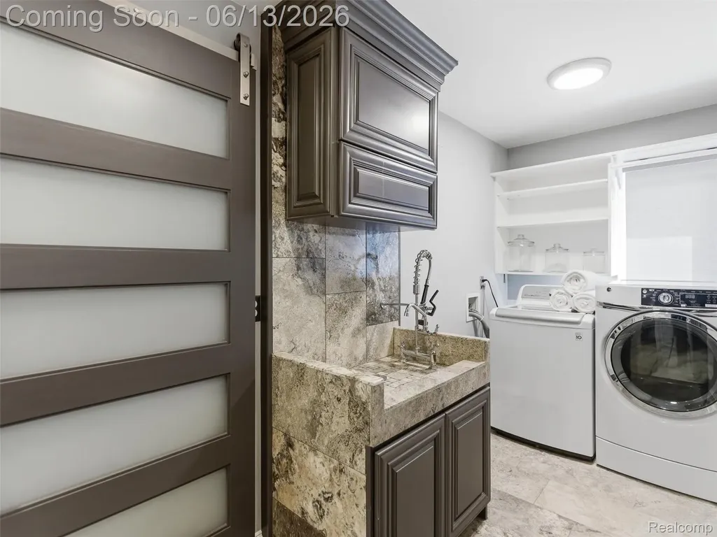 16137 Darlene Drive Macomb Township MI 48042
