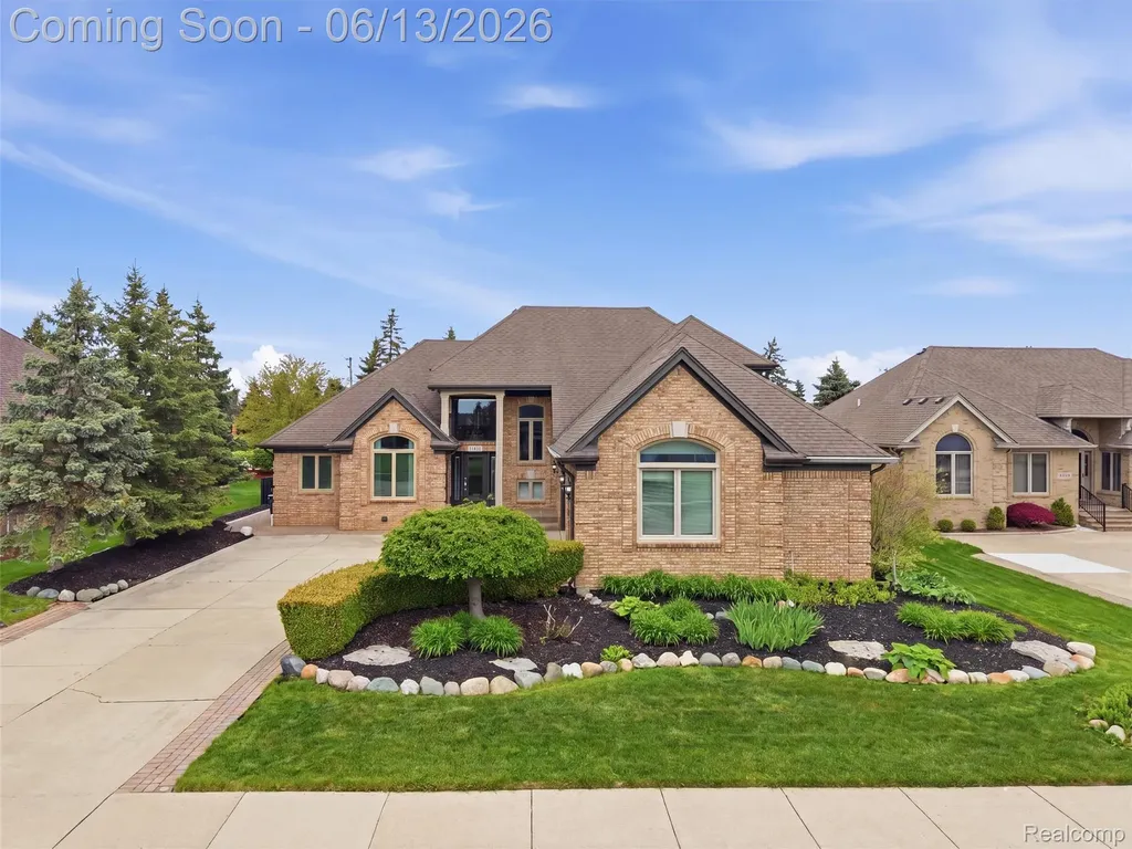 16137 Darlene Drive Macomb Township MI 48042