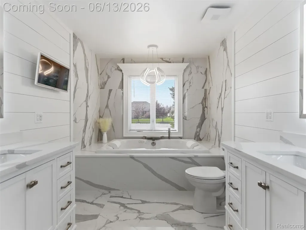 16137 Darlene Drive Macomb Township MI 48042