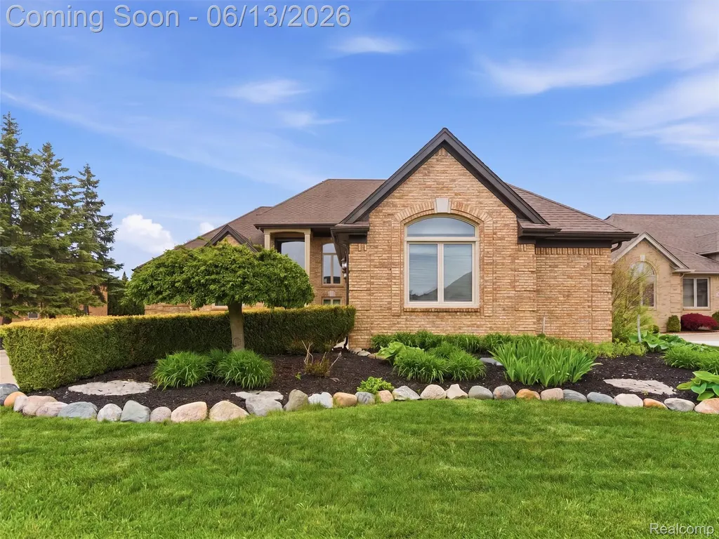 16137 Darlene Drive Macomb Township MI 48042