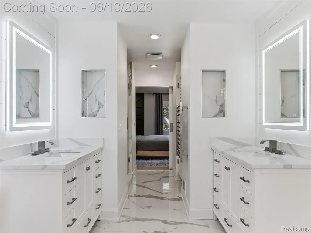 16137 Darlene Drive Macomb Township MI 48042