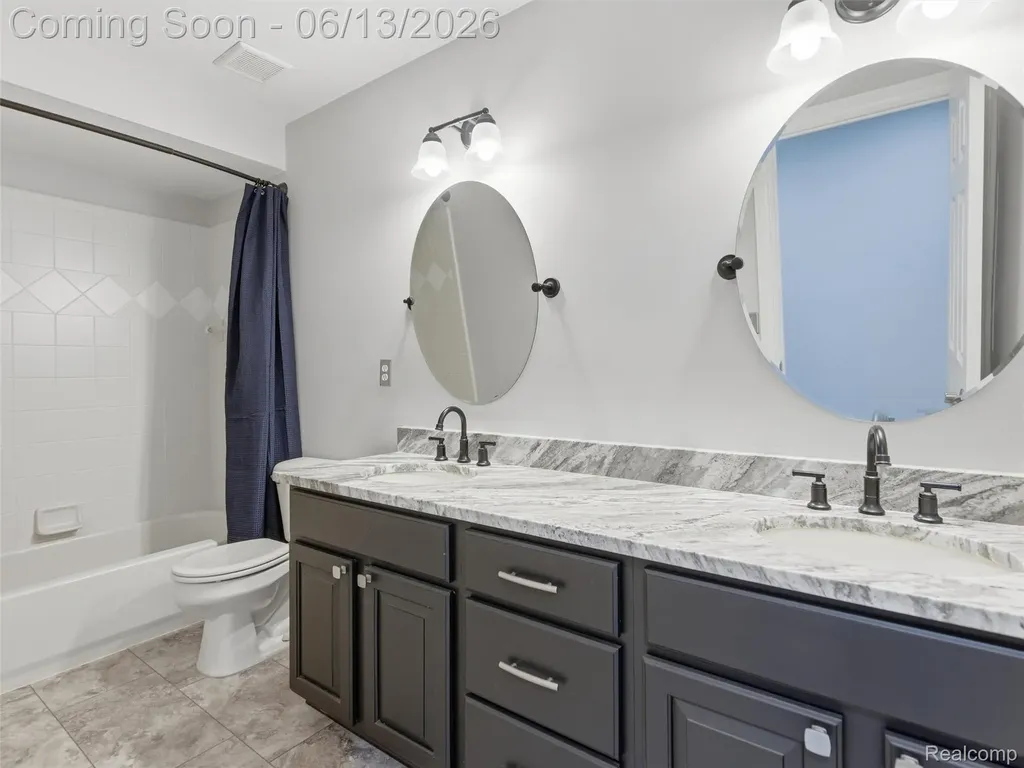 16137 Darlene Drive Macomb Township MI 48042
