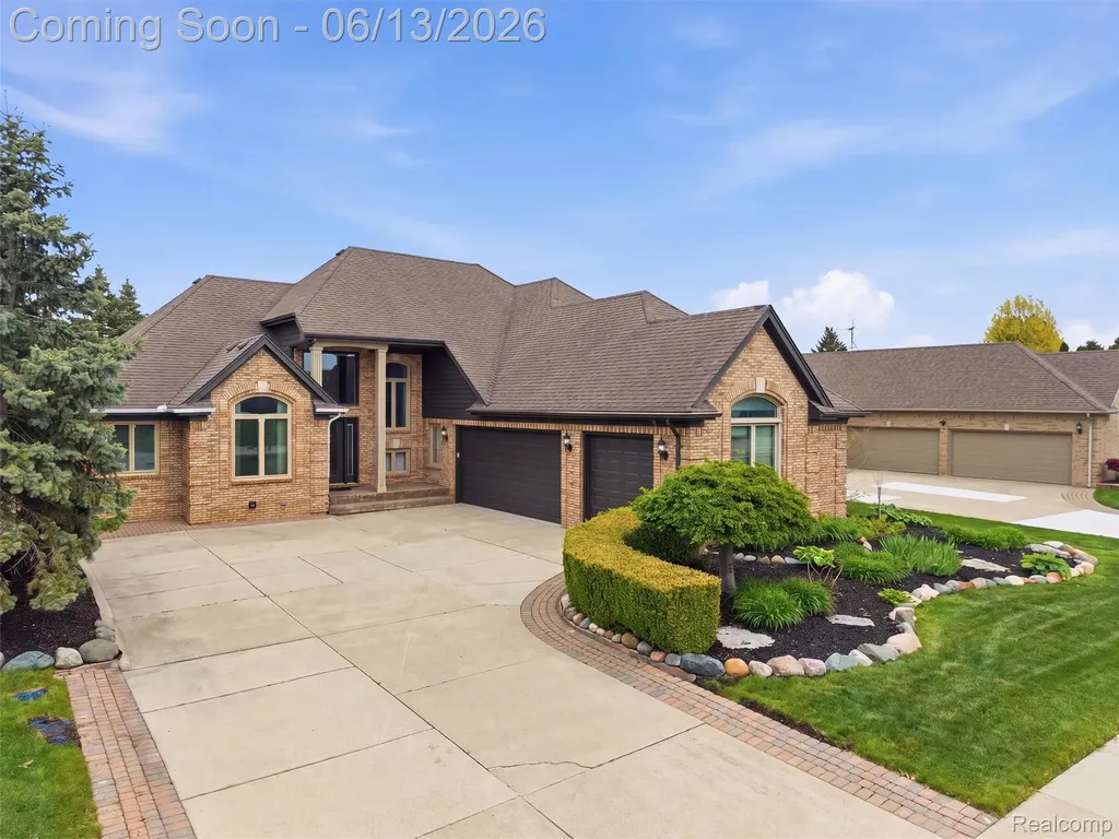 16137 Darlene Drive Macomb Township MI 48042